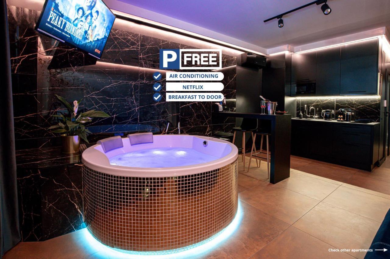 Jacuzzi Glass-house Station Krakau
