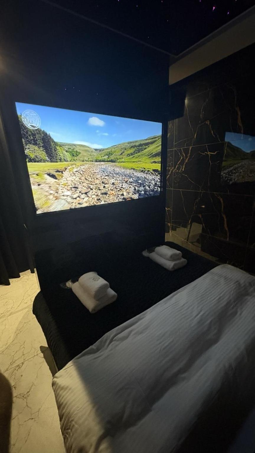 Appartement Jacuzzi Glass-house Station *